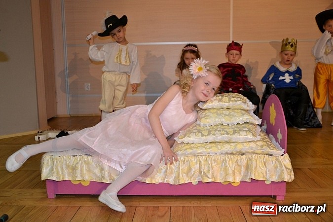 Zdjęcie w galerii na portalu naszraciborz.pl: Teatrzyki przedszkolne na przeglądzie w Tworkowie wiadomości z regionu