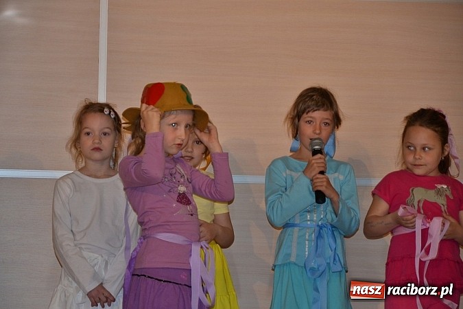 Zdjęcie w galerii na portalu naszraciborz.pl: Teatrzyki przedszkolne na przeglądzie w Tworkowie wiadomości z regionu