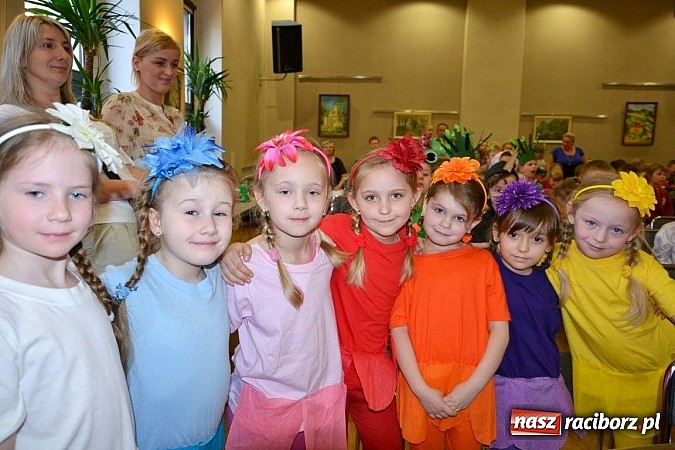 Zdjęcie w galerii na portalu naszraciborz.pl: Teatrzyki przedszkolne na przeglądzie w Tworkowie wiadomości z regionu