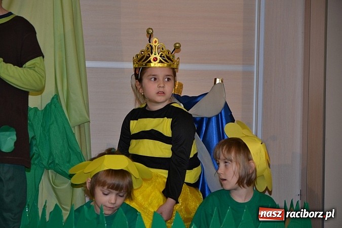 Zdjęcie w galerii na portalu naszraciborz.pl: Teatrzyki przedszkolne na przeglądzie w Tworkowie wiadomości z regionu