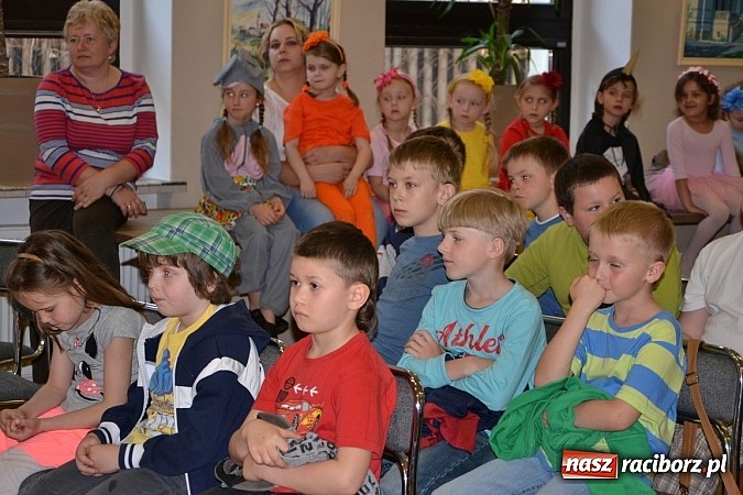 Zdjęcie w galerii na portalu naszraciborz.pl: Teatrzyki przedszkolne na przeglądzie w Tworkowie wiadomości z regionu