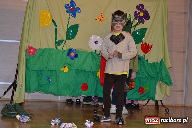 Zdjęcie w galerii na portalu naszraciborz.pl: Teatrzyki przedszkolne na przeglądzie w Tworkowie wiadomości z regionu