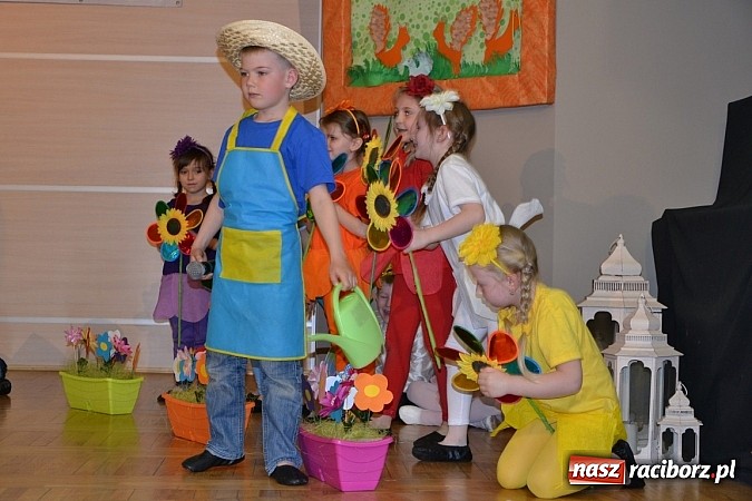 Zdjęcie w galerii na portalu naszraciborz.pl: Teatrzyki przedszkolne na przeglądzie w Tworkowie wiadomości z regionu