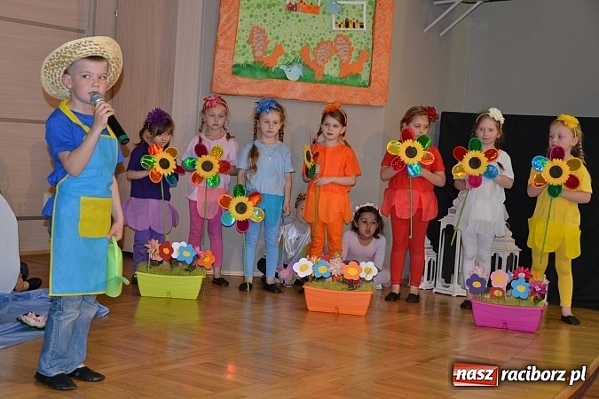 Zdjęcie w galerii na portalu naszraciborz.pl: Teatrzyki przedszkolne na przeglądzie w Tworkowie wiadomości z regionu