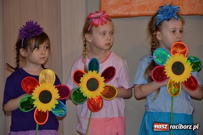 Zdjęcie w galerii na portalu naszraciborz.pl: Teatrzyki przedszkolne na przeglądzie w Tworkowie wiadomości z regionu