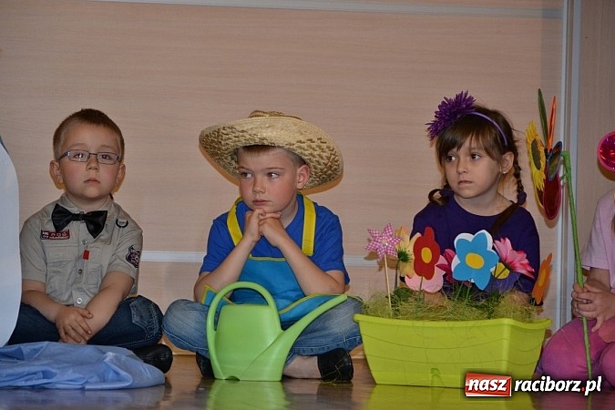 Zdjęcie w galerii na portalu naszraciborz.pl: Teatrzyki przedszkolne na przeglądzie w Tworkowie wiadomości z regionu