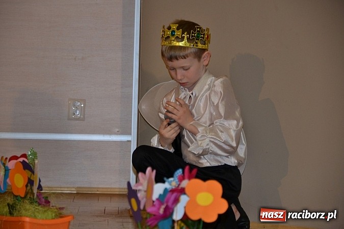Zdjęcie w galerii na portalu naszraciborz.pl: Teatrzyki przedszkolne na przeglądzie w Tworkowie wiadomości z regionu