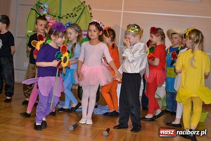 Zdjęcie w galerii na portalu naszraciborz.pl: Teatrzyki przedszkolne na przeglądzie w Tworkowie wiadomości z regionu