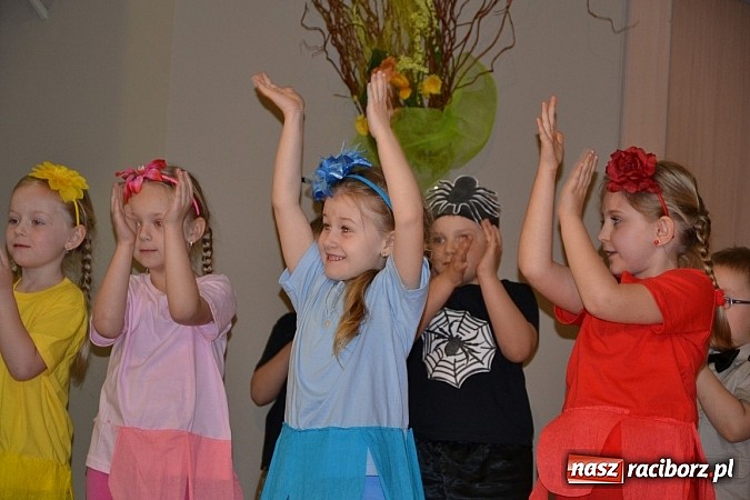 Zdjęcie w galerii na portalu naszraciborz.pl: Teatrzyki przedszkolne na przeglądzie w Tworkowie wiadomości z regionu