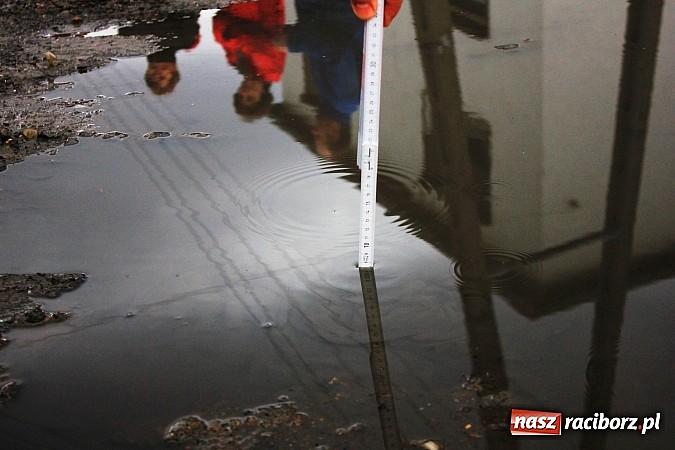 Zdjęcie w galerii na portalu naszraciborz.pl: Batalii o drogę ciąg dalszy. Mieszkańcy ulicy Ogrodowej w Wojnowicach  nie odpuszczają wiadomości z regionu