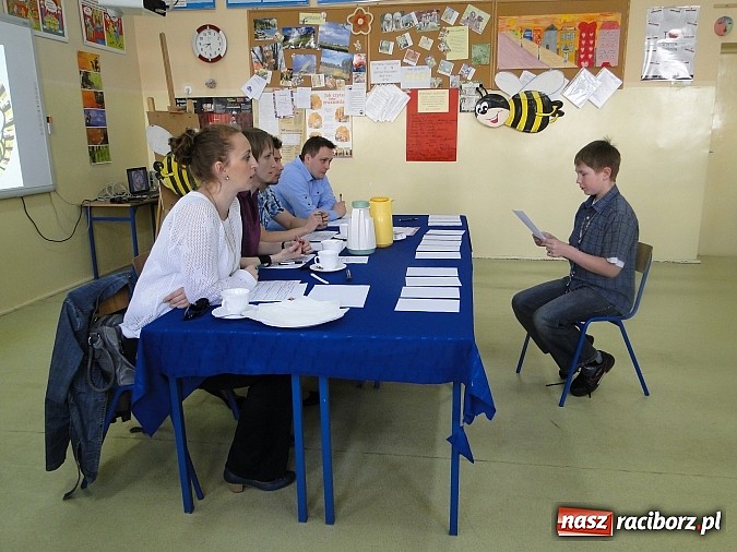 Zdjęcie w galerii na portalu naszraciborz.pl: Zmagania z angielskim alfabetem wiadomości z regionu