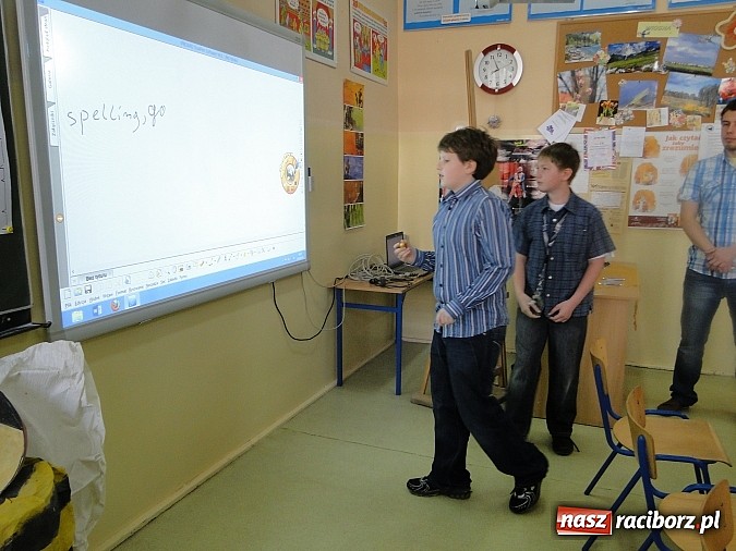 Zdjęcie w galerii na portalu naszraciborz.pl: Zmagania z angielskim alfabetem wiadomości z regionu