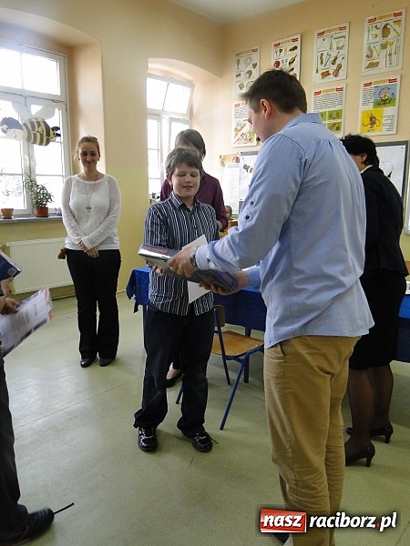 Zdjęcie w galerii na portalu naszraciborz.pl: Zmagania z angielskim alfabetem wiadomości z regionu