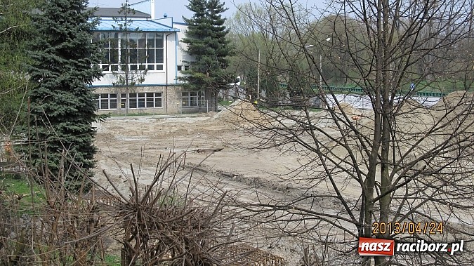 Zdjęcie w galerii na portalu naszraciborz.pl: Budowa nowej hali lekkoatletycznej przy SMS-ie idzie zgodnie z planem wiadomości z regionu
