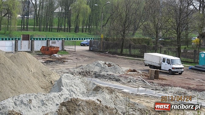 Zdjęcie w galerii na portalu naszraciborz.pl: Budowa nowej hali lekkoatletycznej przy SMS-ie idzie zgodnie z planem wiadomości z regionu