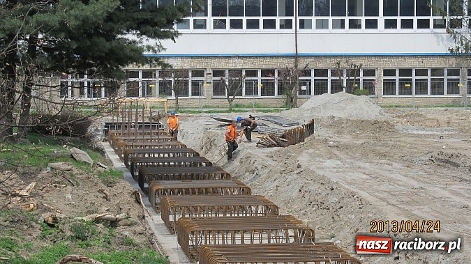 Zdjęcie w galerii na portalu naszraciborz.pl: Budowa nowej hali lekkoatletycznej przy SMS-ie idzie zgodnie z planem wiadomości z regionu