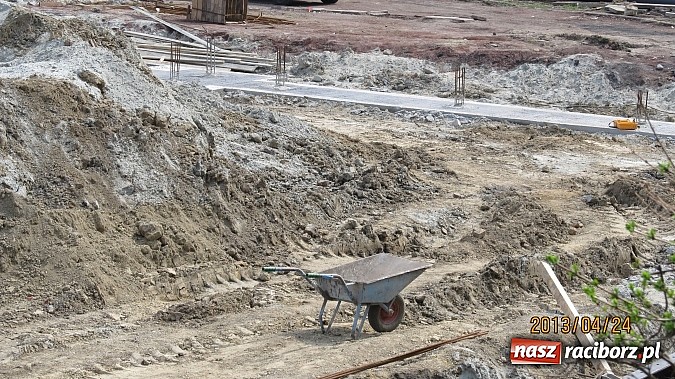 Zdjęcie w galerii na portalu naszraciborz.pl: Budowa nowej hali lekkoatletycznej przy SMS-ie idzie zgodnie z planem wiadomości z regionu