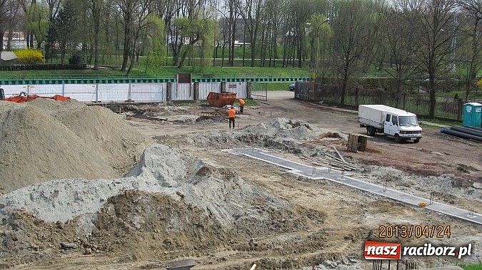 Zdjęcie w galerii na portalu naszraciborz.pl: Budowa nowej hali lekkoatletycznej przy SMS-ie idzie zgodnie z planem wiadomości z regionu