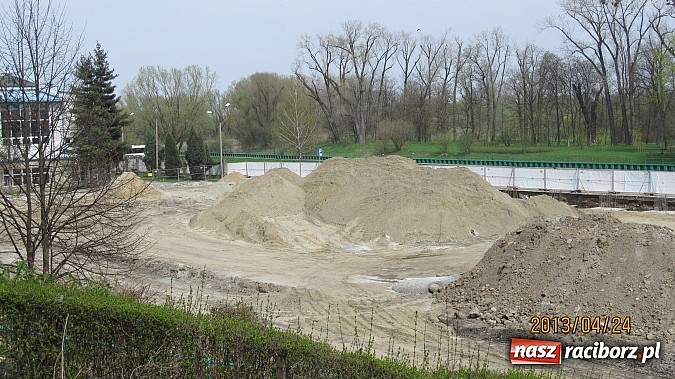 Zdjęcie w galerii na portalu naszraciborz.pl: Budowa nowej hali lekkoatletycznej przy SMS-ie idzie zgodnie z planem wiadomości z regionu