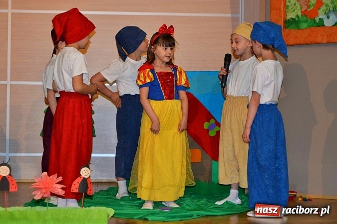 Zdjęcie w galerii na portalu naszraciborz.pl: Przedszkolaki pokazały swoje zdolności aktorskie wiadomości z regionu