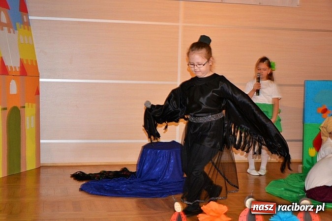 Zdjęcie w galerii na portalu naszraciborz.pl: Przedszkolaki pokazały swoje zdolności aktorskie wiadomości z regionu