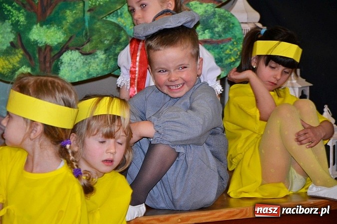 Zdjęcie w galerii na portalu naszraciborz.pl: Przedszkolaki pokazały swoje zdolności aktorskie wiadomości z regionu