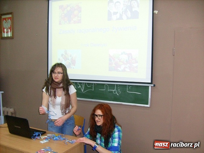 Zdjęcie w galerii na portalu naszraciborz.pl: Dietetycy z Medyka przekonują do jedzenia drugiego śniadania wiadomości z regionu