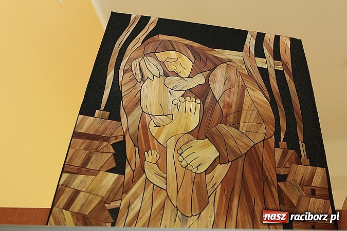 Zdjęcie w galerii na portalu naszraciborz.pl: Tworzy piękne prace ze słomy... wiadomości z regionu