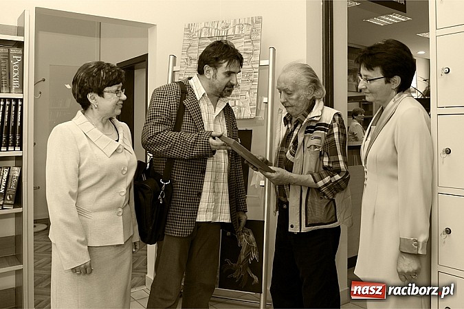 Zdjęcie w galerii na portalu naszraciborz.pl: Tworzy piękne prace ze słomy... wiadomości z regionu