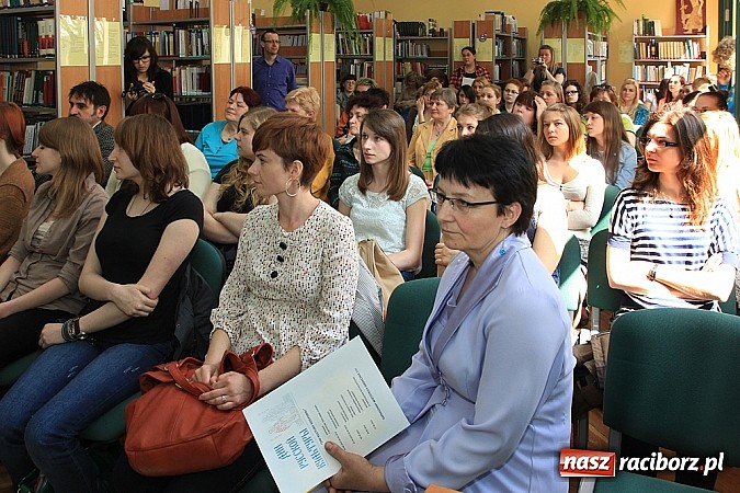 Zdjęcie w galerii na portalu naszraciborz.pl: Tworzy piękne prace ze słomy... wiadomości z regionu