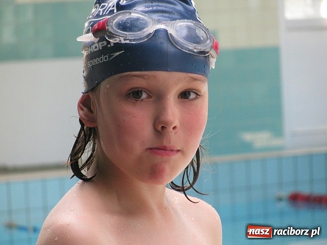 Zdjęcie w galerii na portalu naszraciborz.pl: Pływanie: Złota sztafeta Victorii wiadomości z regionu