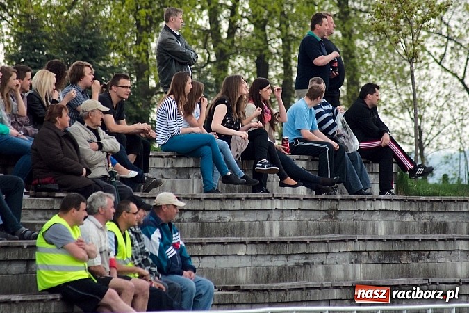 Zdjęcie w galerii na portalu naszraciborz.pl: Gran Derbi w Pietrowicach na remis wiadomości z regionu