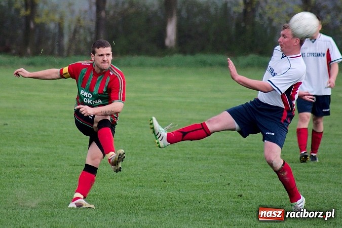Zdjęcie w galerii na portalu naszraciborz.pl: Gran Derbi w Pietrowicach na remis wiadomości z regionu
