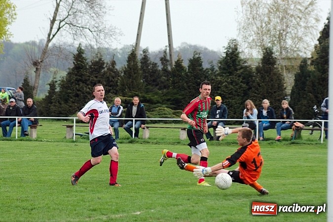 Zdjęcie w galerii na portalu naszraciborz.pl: Gran Derbi w Pietrowicach na remis wiadomości z regionu
