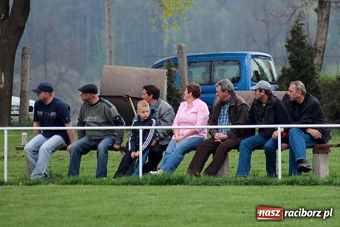 Zdjęcie w galerii na portalu naszraciborz.pl: Gran Derbi w Pietrowicach na remis wiadomości z regionu