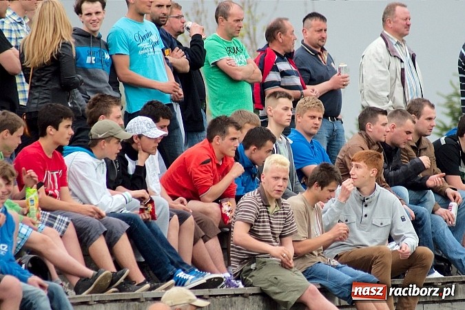 Zdjęcie w galerii na portalu naszraciborz.pl: Gran Derbi w Pietrowicach na remis wiadomości z regionu