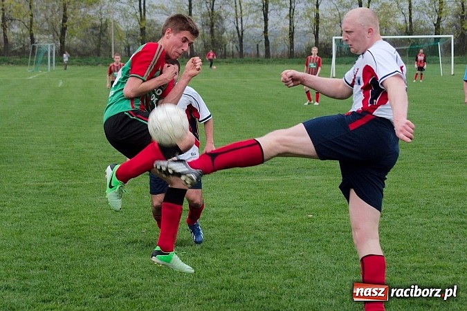 Zdjęcie w galerii na portalu naszraciborz.pl: Gran Derbi w Pietrowicach na remis wiadomości z regionu