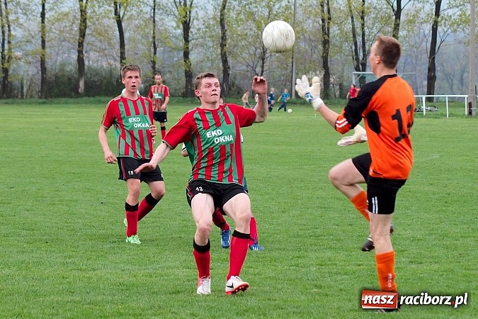 Zdjęcie w galerii na portalu naszraciborz.pl: Gran Derbi w Pietrowicach na remis wiadomości z regionu