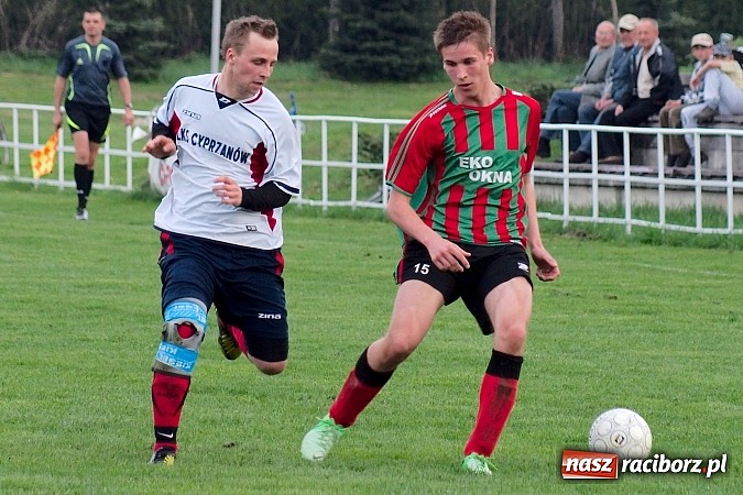 Zdjęcie w galerii na portalu naszraciborz.pl: Gran Derbi w Pietrowicach na remis wiadomości z regionu