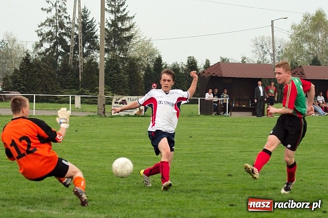 Zdjęcie w galerii na portalu naszraciborz.pl: Gran Derbi w Pietrowicach na remis wiadomości z regionu
