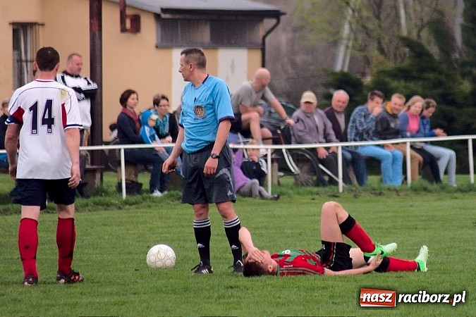 Zdjęcie w galerii na portalu naszraciborz.pl: Gran Derbi w Pietrowicach na remis wiadomości z regionu