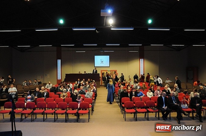 Zdjęcie w galerii na portalu naszraciborz.pl: Kościół Zielonoświątkowy świętuje dziś otwarcie sali nabożeństw wiadomości z regionu