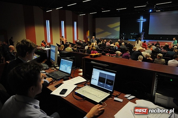 Zdjęcie w galerii na portalu naszraciborz.pl: Kościół Zielonoświątkowy świętuje dziś otwarcie sali nabożeństw wiadomości z regionu