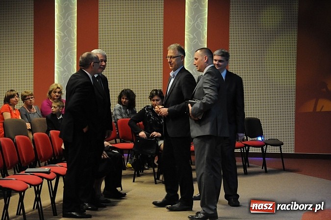 Zdjęcie w galerii na portalu naszraciborz.pl: Kościół Zielonoświątkowy świętuje dziś otwarcie sali nabożeństw wiadomości z regionu