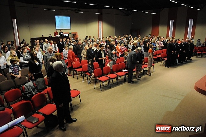 Zdjęcie w galerii na portalu naszraciborz.pl: Kościół Zielonoświątkowy świętuje dziś otwarcie sali nabożeństw wiadomości z regionu