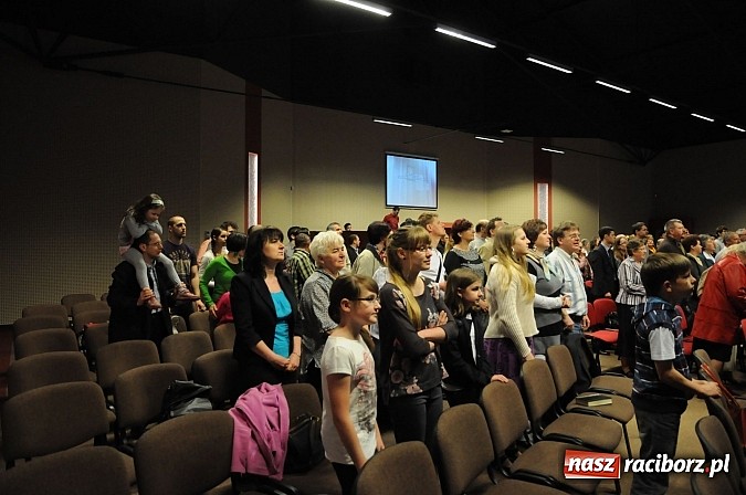 Zdjęcie w galerii na portalu naszraciborz.pl: Kościół Zielonoświątkowy świętuje dziś otwarcie sali nabożeństw wiadomości z regionu