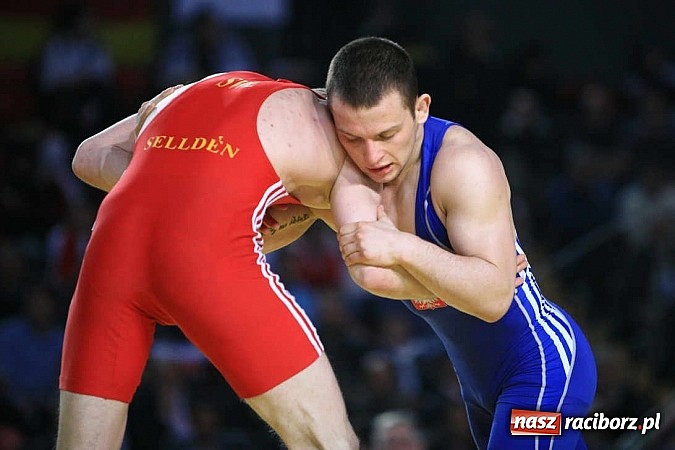 Zdjęcie w galerii na portalu naszraciborz.pl: Mistrzostwa Polski w zapasach: złoto Kamila Błońskiego, srebro Dawida Ersetica wiadomości z regionu
