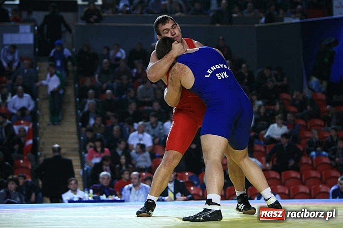 Zdjęcie w galerii na portalu naszraciborz.pl: Mistrzostwa Polski w zapasach: złoto Kamila Błońskiego, srebro Dawida Ersetica wiadomości z regionu
