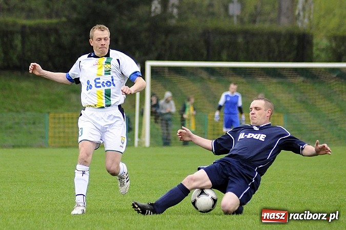 Zdjęcie w galerii na portalu naszraciborz.pl: Zwycięstwo Buku w derbach gminy wiadomości z regionu