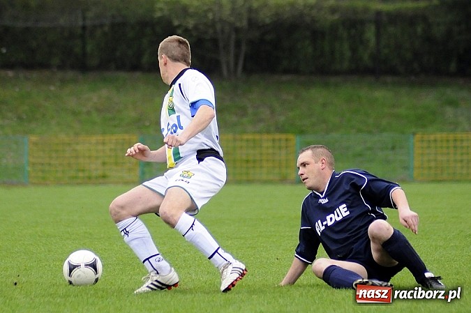 Zdjęcie w galerii na portalu naszraciborz.pl: Zwycięstwo Buku w derbach gminy wiadomości z regionu